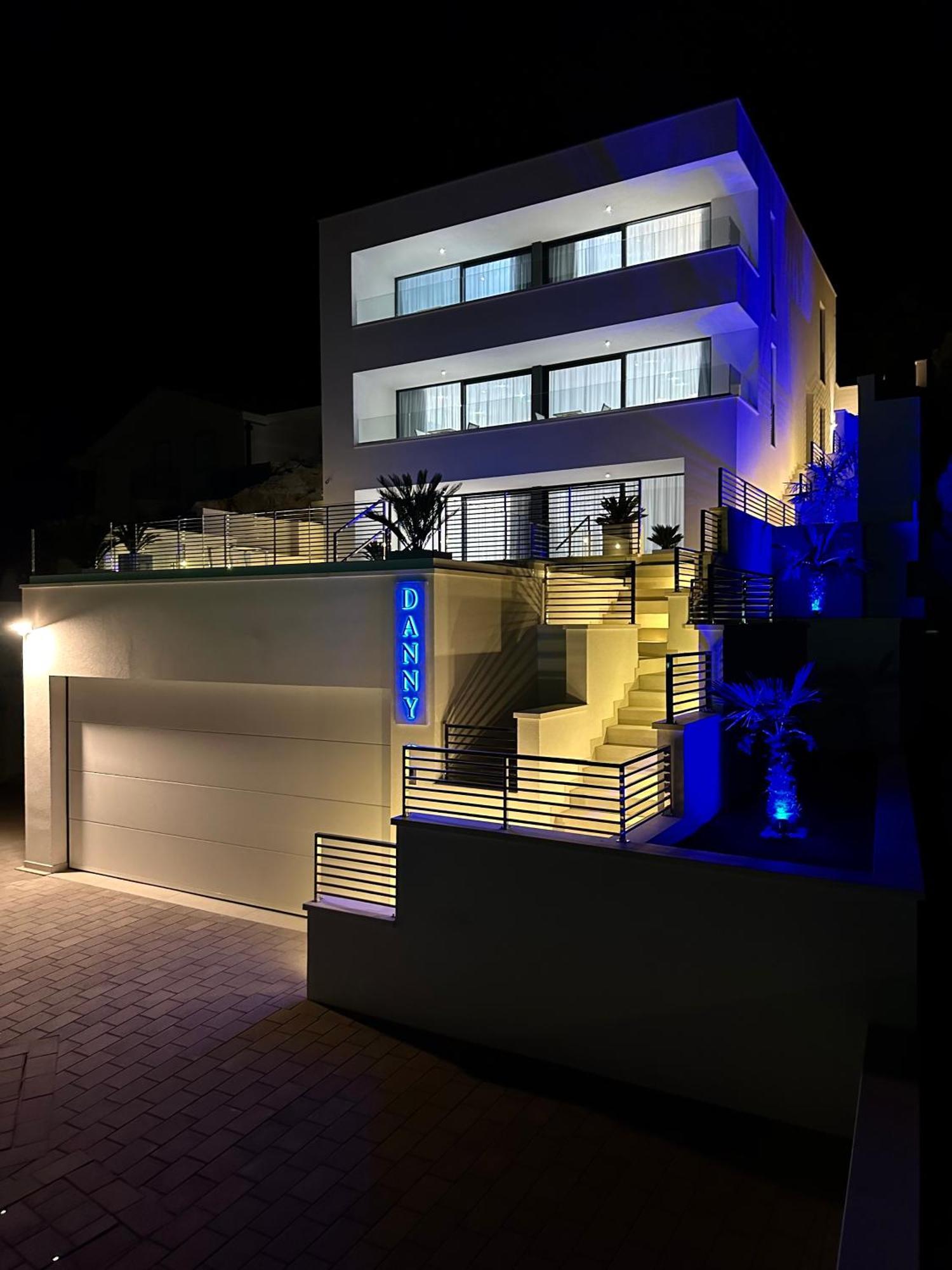 Villa Apartment Danny Baška Voda Exteriör bild
